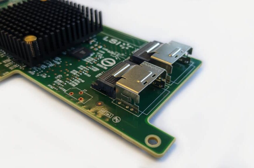 Ein HBA mit dem älteren SFF-8087-Anschluss SFF-8087_Card-1024x576